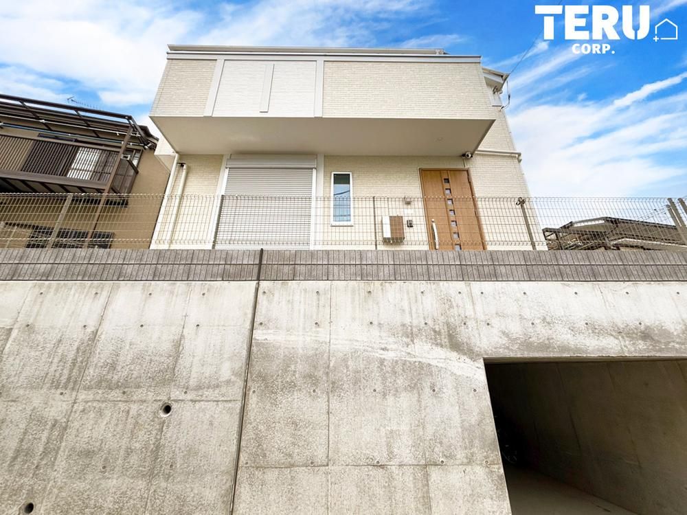 Modern 3LDK House in Minami Ward, Yokohama - 102m² - Thumbnail 3