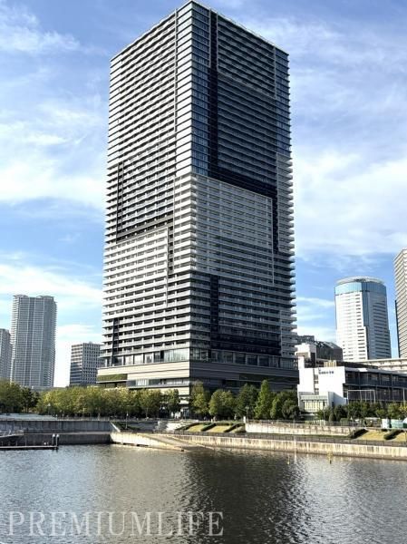 3LDK Apartment for Sale in Toyosu, Koto-ku, Tokyo - 75.88m2 - Thumbnail 2