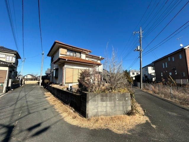 4LDK Detached House for Sale in Ryugasaki, Ibaraki - 119.8 sqm - Thumbnail 2