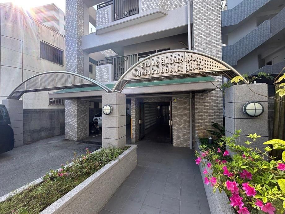 2LDK Apartment for Sale in Naha, Okinawa - 65.49m2 - Thumbnail 2