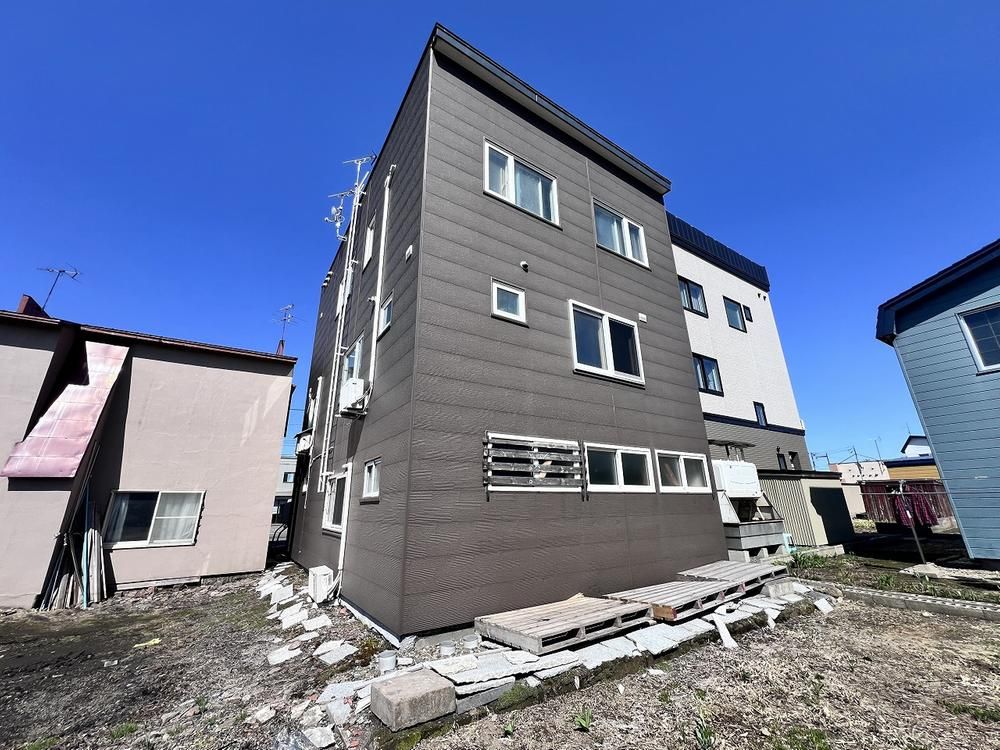 6LDK House for Sale in Bibai, Hokkaido - 191.28 sqm - Thumbnail 2