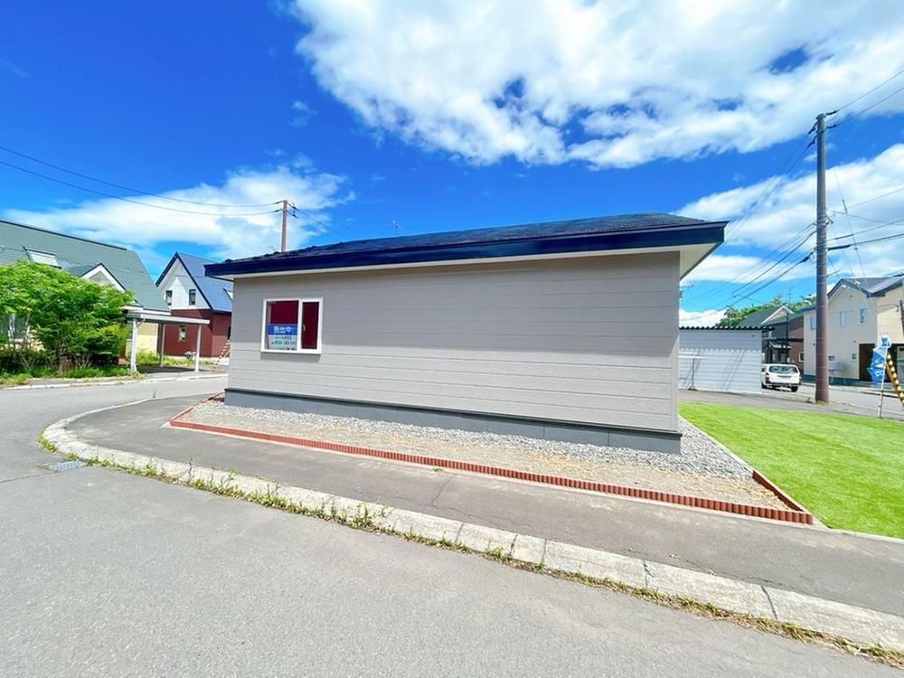 Renovated 3LDK House for Sale in Obihiro with Large Lot - Thumbnail 3