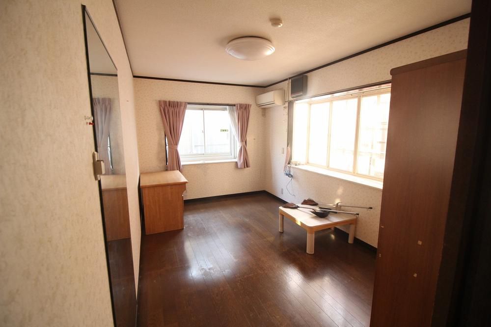 10LDK House for Sale in Akishima, Tokyo - 136m2 - Thumbnail 2