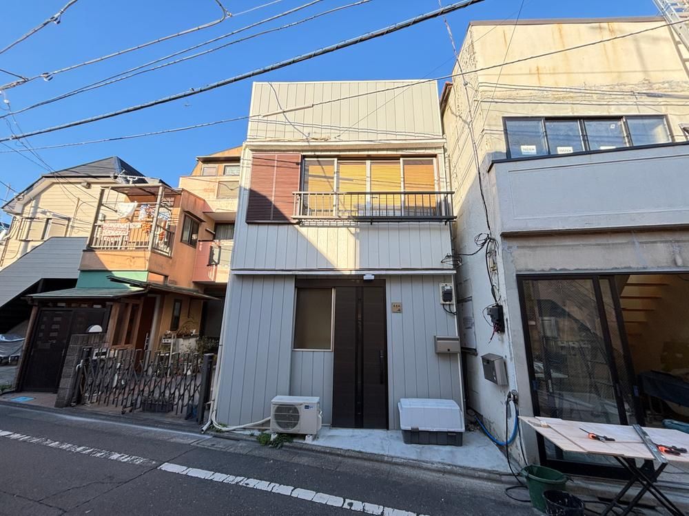 3DK Retro-Modern House for Sale in Nagasaki, Toshima City - Thumbnail 2