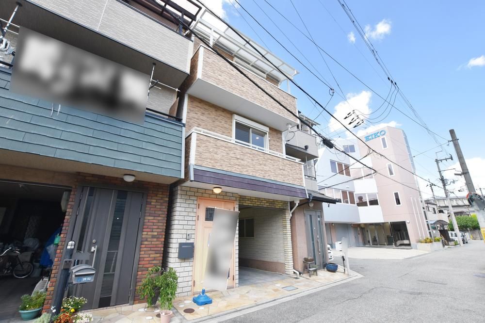 Renovated 3-Story House in Amagasaki, Hyogo - 3LDK - Thumbnail 3