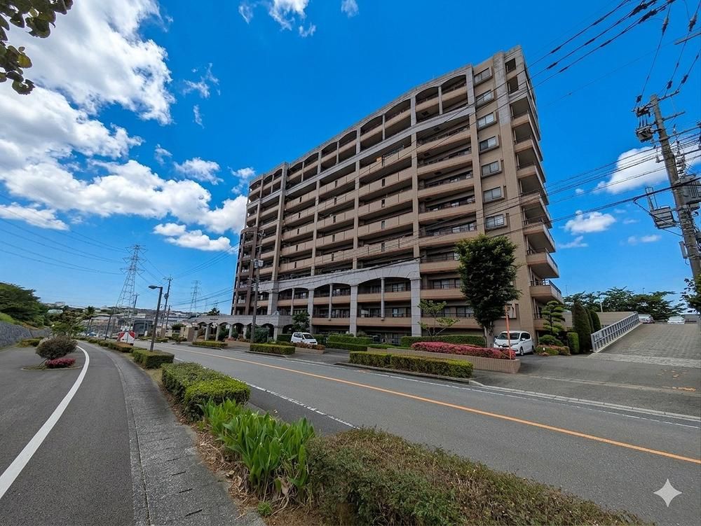 4LDK Apartment for Sale in Chikushino, Fukuoka - 90m2 - Thumbnail 2