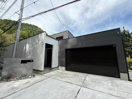 New Modern 4LDK House with Theater & Sauna in Hachioji, Tokyo - Thumbnail 2