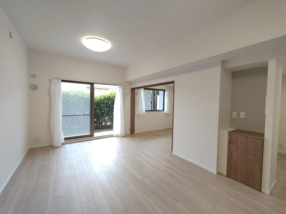 3LDK Apartment for Sale in Yokohama Kanagawa-ku - Thumbnail 2