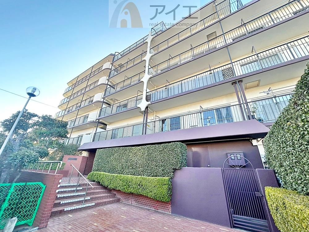 Renovated 4LDK Apartment in Kamagaya, Chiba - 97.6 sqm - Thumbnail 3