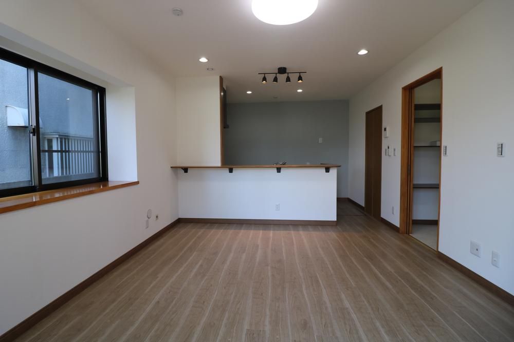 Renovated 2LDK+S House in Kōnan-ku, Yokohama – 74.97m² - Thumbnail 4