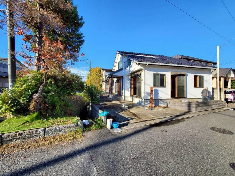 Barrier-Free 2LDK+S House in Kashiwa, Chiba - 113m2 - Thumbnail 2