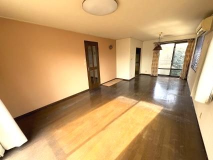 3LDK+S Detached House on Large Corner Lot in Higashimatsuyama - Thumbnail 4