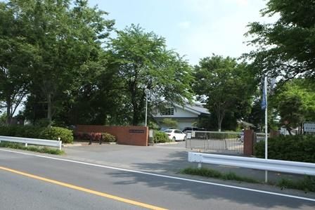 3LDK+S Detached House on Large Corner Lot in Higashimatsuyama - Thumbnail 2