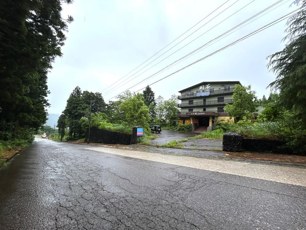 Large 4-Story House near Akakura Ski Resorts in Myoko, Niigata - Thumbnail 3