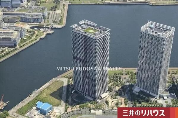 3LDK Apartment in Chuo Ward, Tokyo - Park Tower Harumi - Thumbnail 2