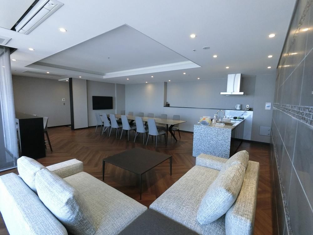 City Tower Osaka Hommachi 3LDK Apartment for Sale in Chuo Ward - Thumbnail 4