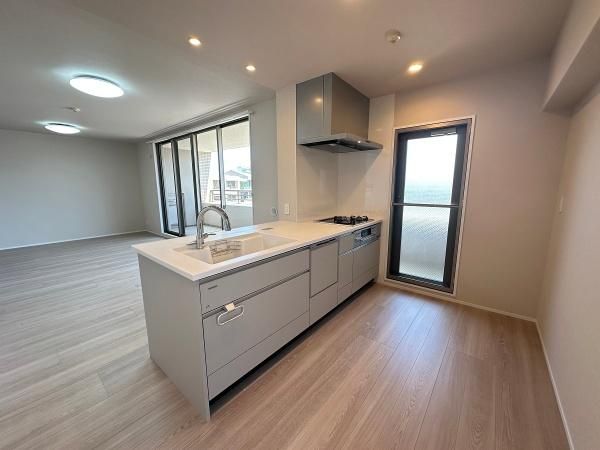 Renovated 3LDK Apartment in Sawara Ward, Fukuoka City - Thumbnail 3