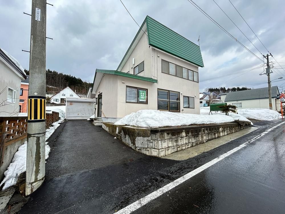 Used Detached House for Sale in Akabira City, Hokkaido - 4LDK - Thumbnail 2