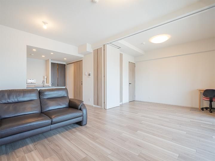 2LDK Apartment for Sale in Atsugi, Kanagawa - 65m² - Thumbnail 3
