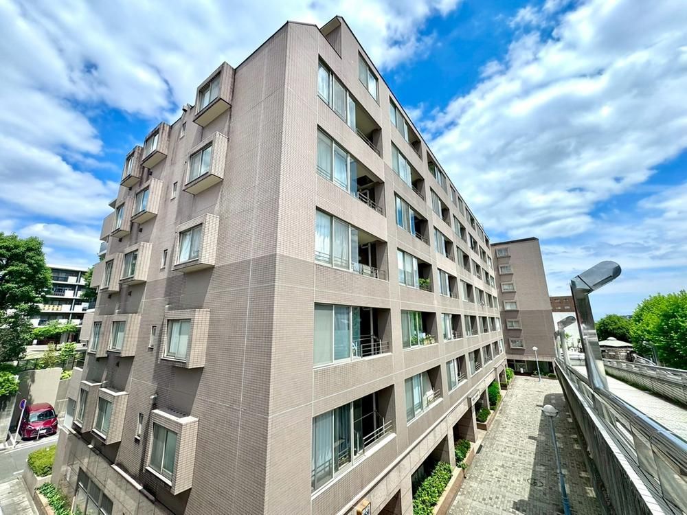 Renovated 3LDK Apartment Near Nakagawa Station, Yokohama - Image 1