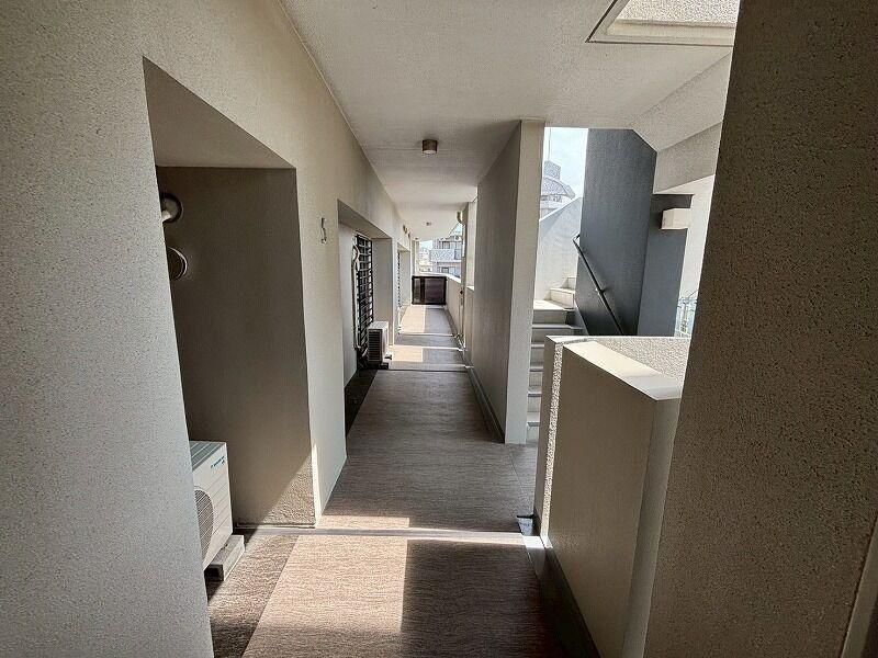 2LDK Pet-Friendly Apartment for Sale in Urasoe, Okinawa - Thumbnail 2