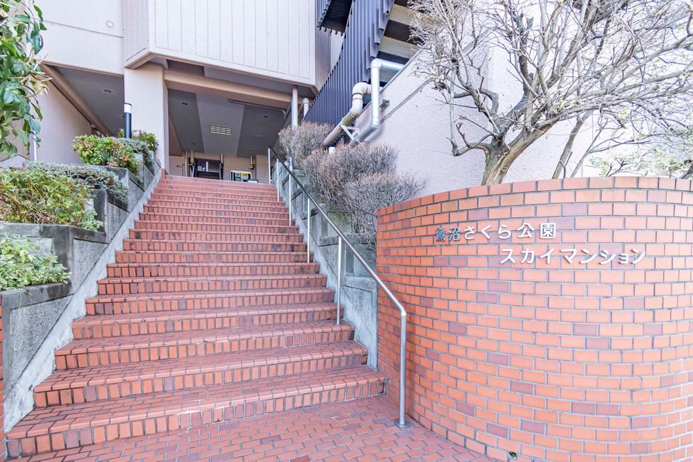 3LDK Renovated Apartment in Kawasaki for 24.8 Million Yen - Thumbnail 3
