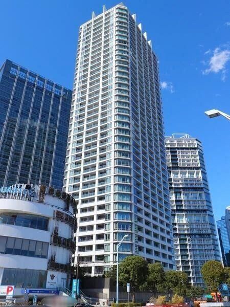 The Yokohama Front Tower: 43-Story Apartment Near Yokohama Station - Thumbnail 4