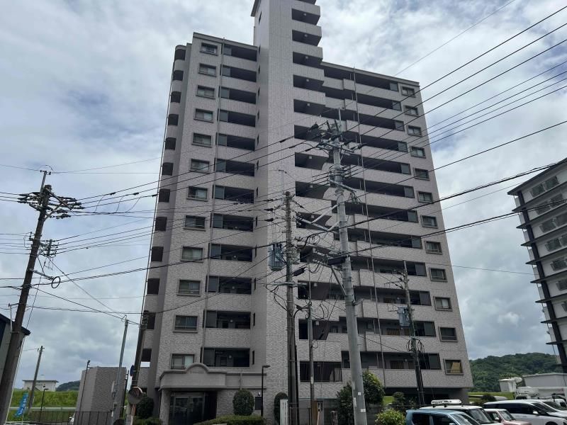 3LDK Apartment for Sale in Oita City, Oita Prefecture - Thumbnail 2