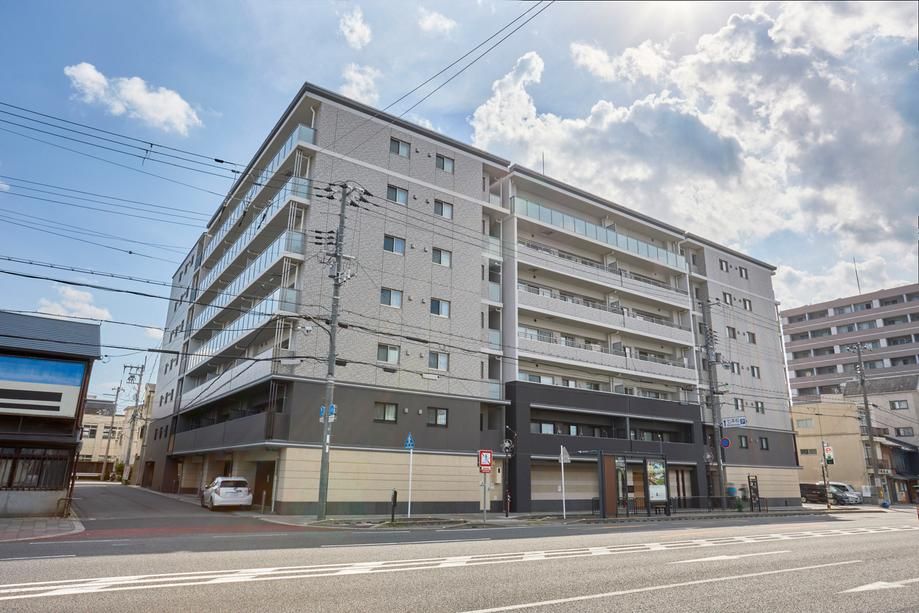 Eslead Kyoto Umekoji Park 2LDK+S Apartment for Sale - Thumbnail 3