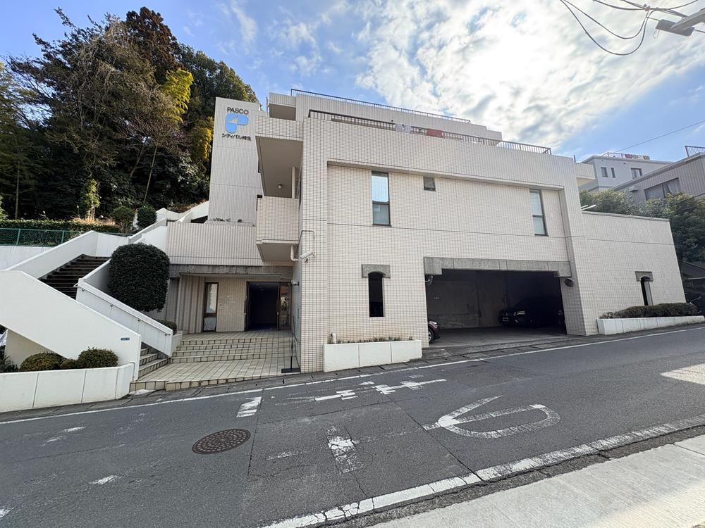 Renovated 3LDK Apartment with Private Garden in Asao Ward, Kawasaki - Thumbnail 3