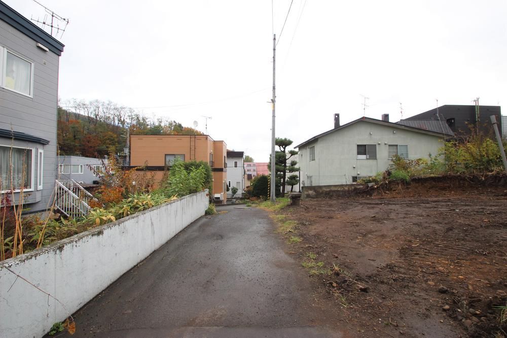 Land for Sale in Minami-ku, Sapporo – 217m² Plot - Thumbnail 3