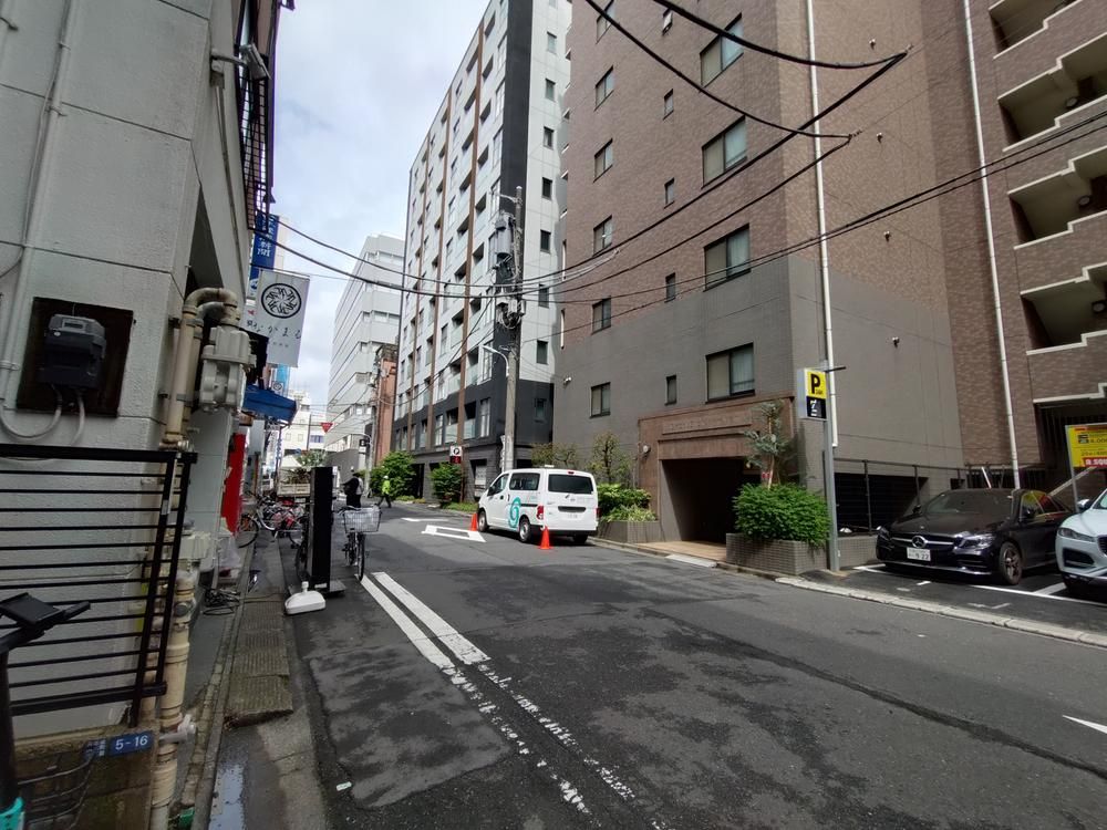 2LDK 3-Story House for Sale in Chuo Ward, Tokyo - Thumbnail 3