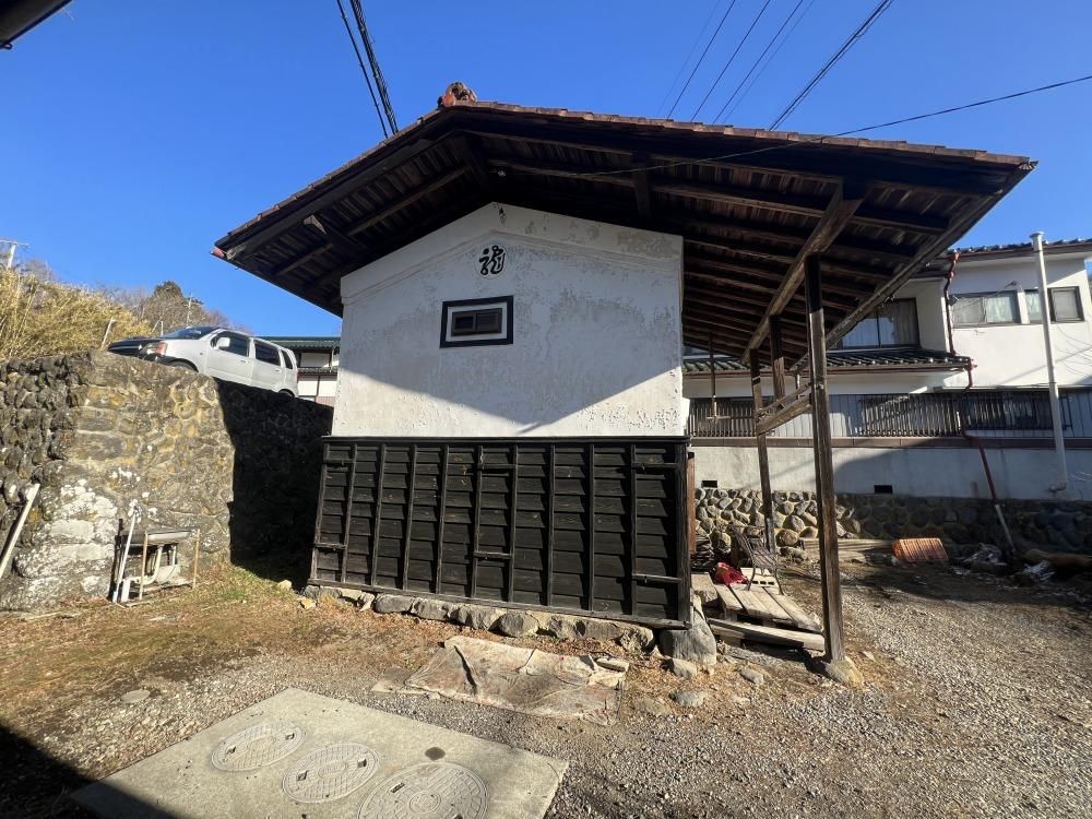 Traditional Kominka with Storehouse in Minamimaki Village, Nagano - Thumbnail 2