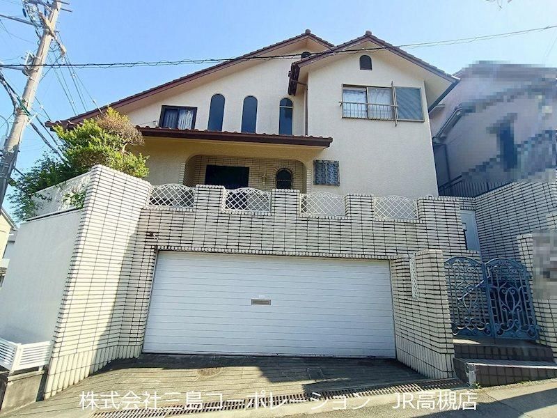 6LDK House in Takatsuki, Osaka - 179m2 on 216m2 Corner Lot - Thumbnail 2