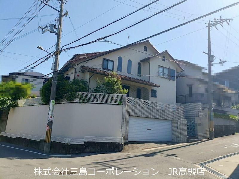 6LDK House in Takatsuki, Osaka - 179m2 on 216m2 Corner Lot - Image 1
