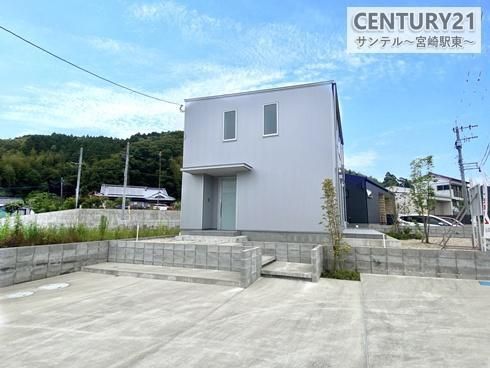 3LDK Modern House for Sale in Kunitomi, Miyazaki Prefecture - Thumbnail 2