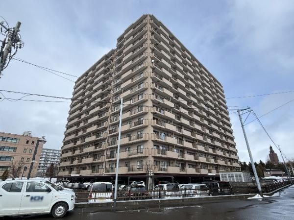 Royal Court Sapporo City Third Court 3LDK Apartment for Sale - Thumbnail 3