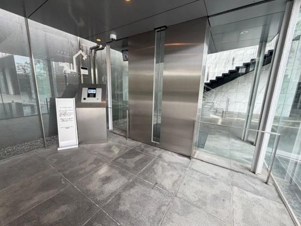 Brillia Grande Minato Mirai Park Front Tower 2LDK Apartment for Sale - Thumbnail 4