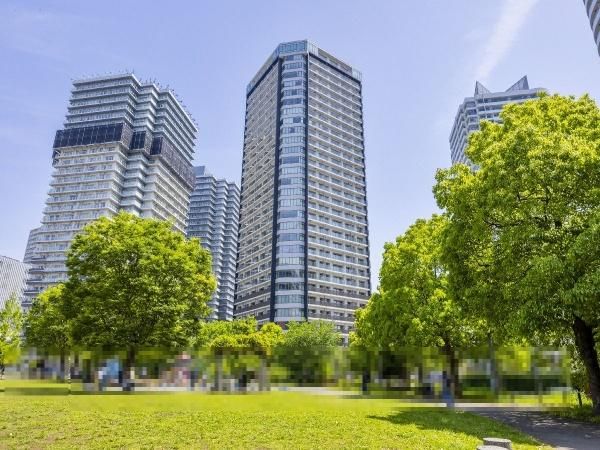 Brillia Grande Minato Mirai Park Front Tower 2LDK Apartment for Sale - Thumbnail 3