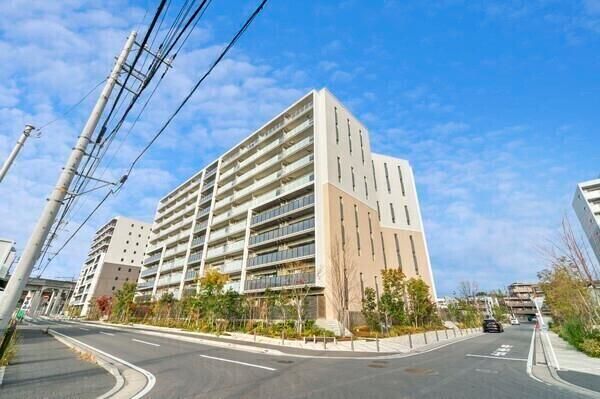 3LDK Apartment for Sale in Tsuzuki-ku, Yokohama - Thumbnail 2