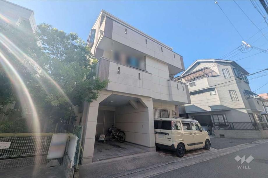 3-Story House for Sale in Higashinada-ku, Kobe with Built-in Garage - Thumbnail 2