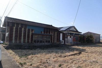 Spacious 7LDK House with Solar Power in Shiroishi Town — Image 1, Shiroishi, Saga