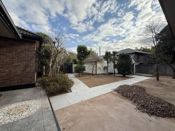 12DK House for Sale in Inage-ku, Chiba - 606.57m² Land - Thumbnail 3