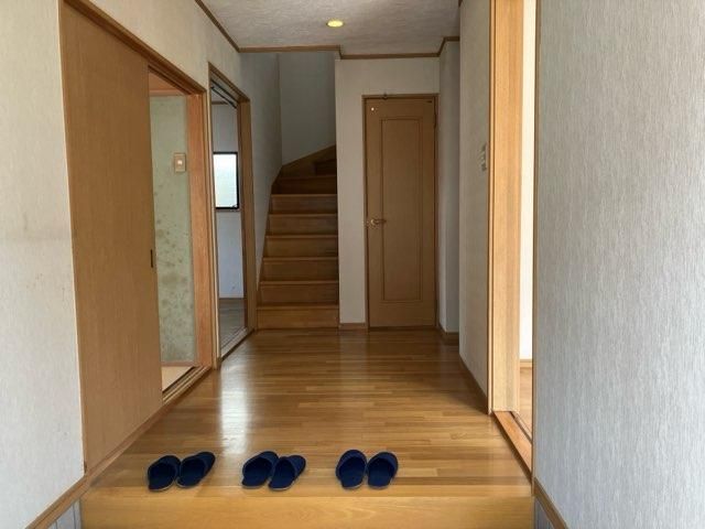 Spacious 5LDK House for Sale in Ikoma, Nara - 151m2 - Thumbnail 3