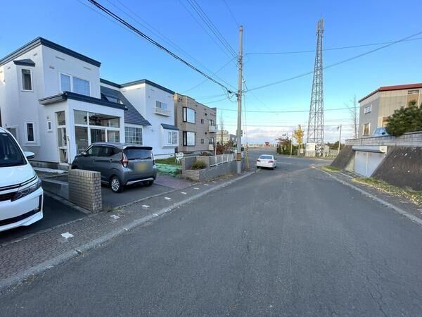 3LDK House for Sale in Midori-ga-oka, Ebetsu, Hokkaido - Thumbnail 2
