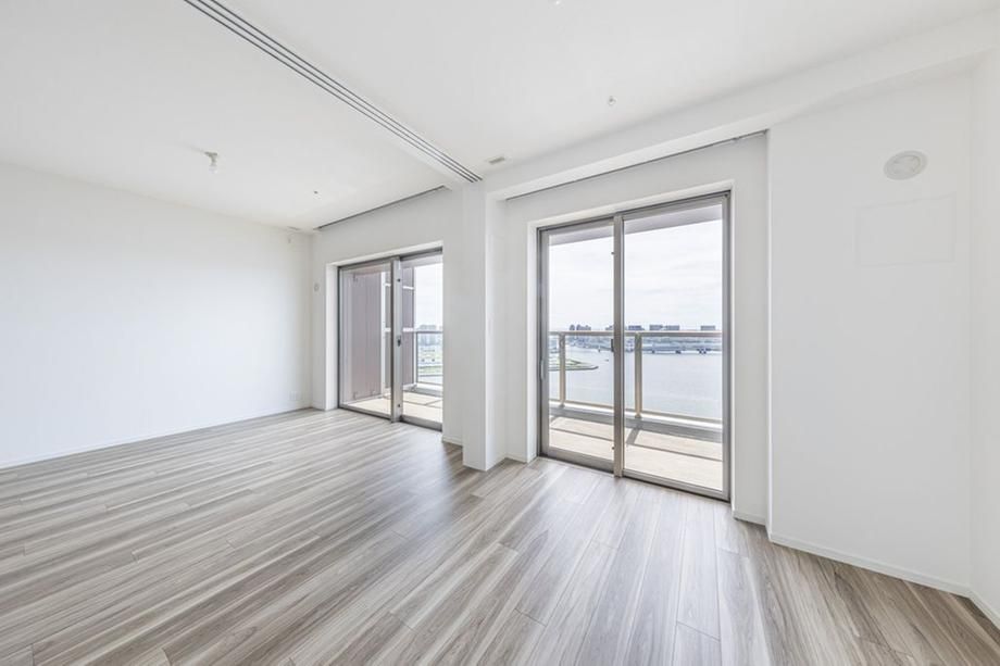 3LDK Apartment for Sale in Harumi, Chuo-ku, Tokyo with Rainbow Bridge View - Thumbnail 2