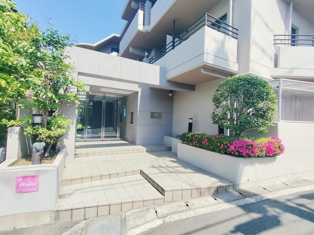 Renovated 3LDK Apartment in Kawasaki, Kanagawa for Sale - Thumbnail 2