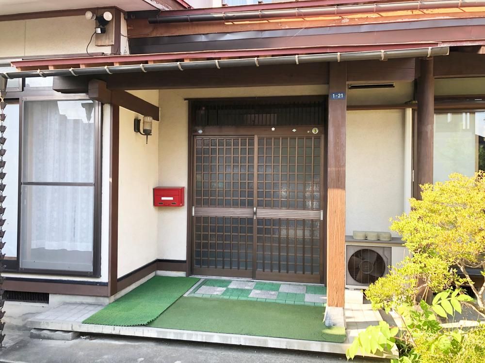 6DK Detached House in Higashine, Yamagata - 12.8 Million Yen - Thumbnail 2