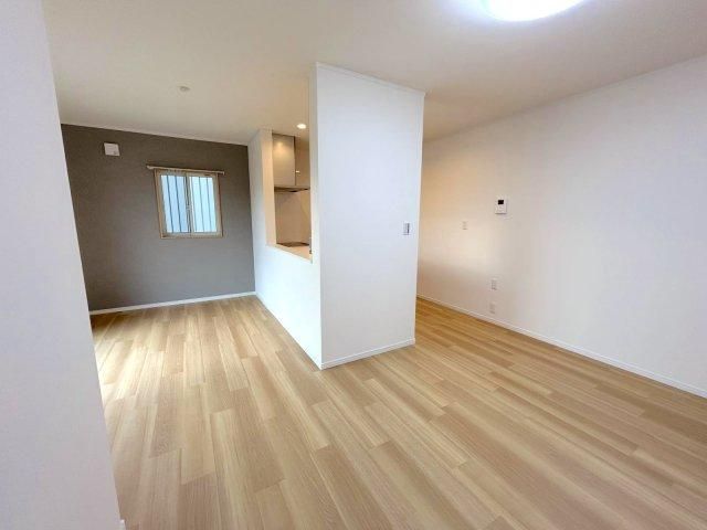 4LDK Renovated House for Sale in Minami-ku, Saitama - Thumbnail 3