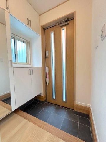 4LDK Renovated House for Sale in Minami-ku, Saitama - Thumbnail 2